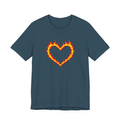 Flammendes Herz T-Shirt | Grafik Tee mit Feuerherz