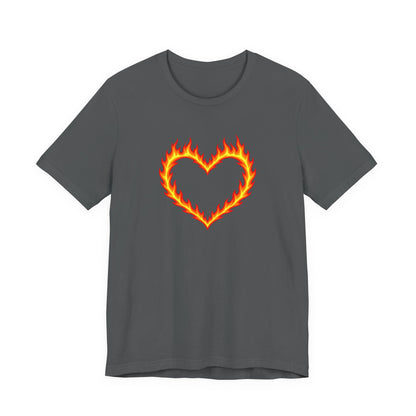 Flammendes Herz T-Shirt | Grafik Tee mit Feuerherz