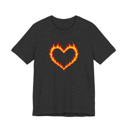 Flammendes Herz T-Shirt | Grafik Tee mit Feuerherz