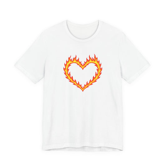 Flammendes Herz T-Shirt | Grafik Tee mit Feuerherz