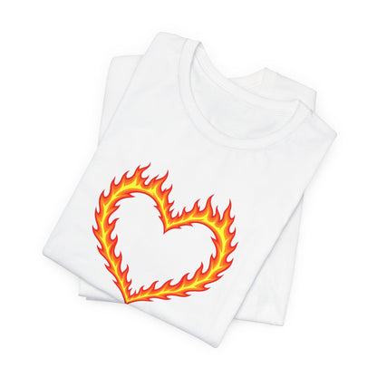 Flammendes Herz T-Shirt | Grafik Tee mit Feuerherz