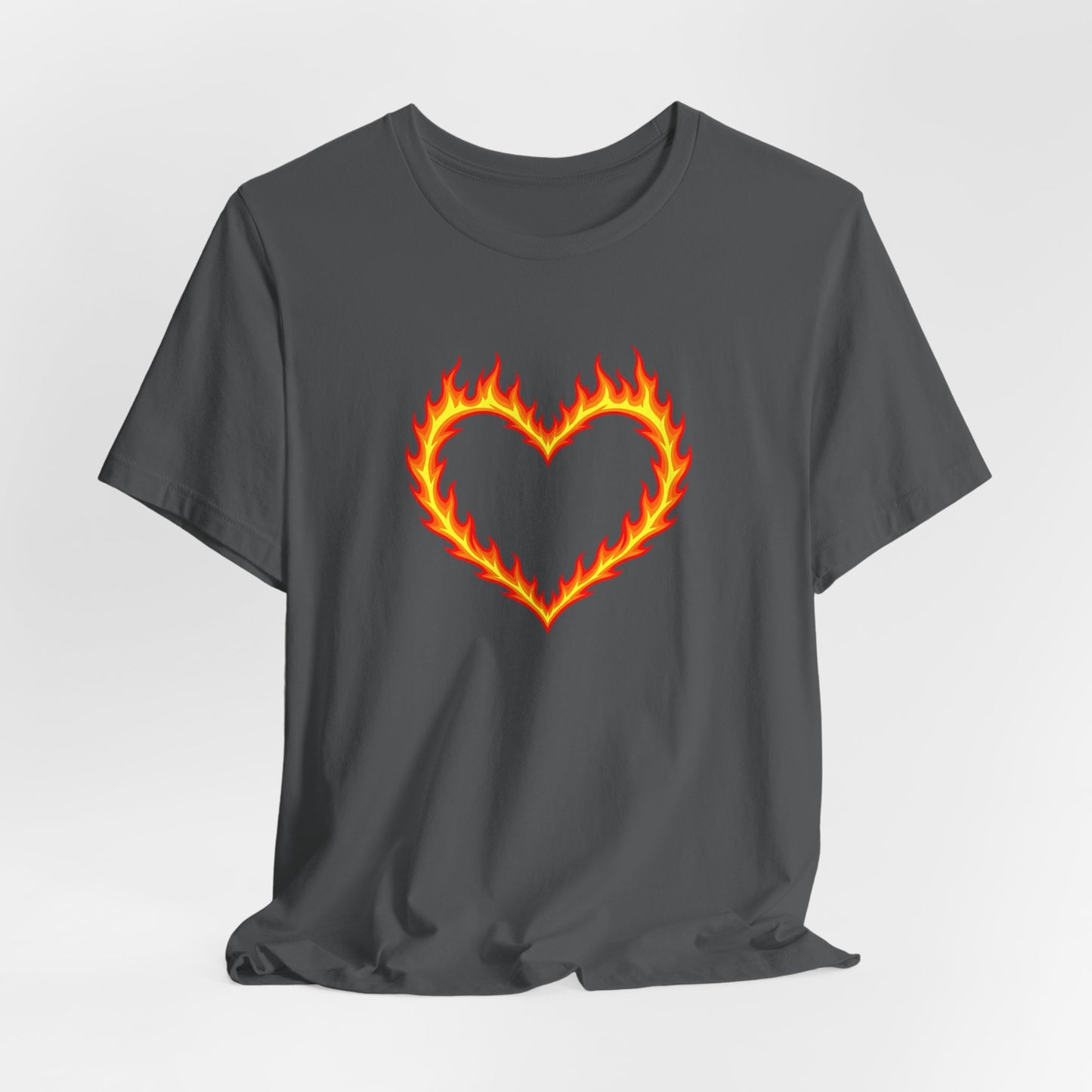 Flammendes Herz T-Shirt | Grafik Tee mit Feuerherz