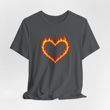 Flammendes Herz T-Shirt | Grafik Tee mit Feuerherz